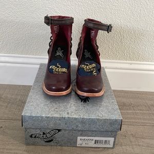 Freebird Raeanne in Wine